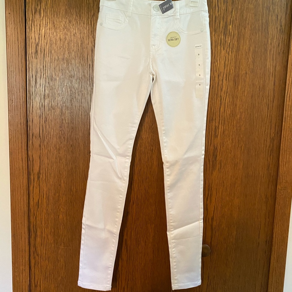Wet seal white skinny pant